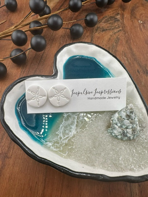 White Sand Dollar Stud